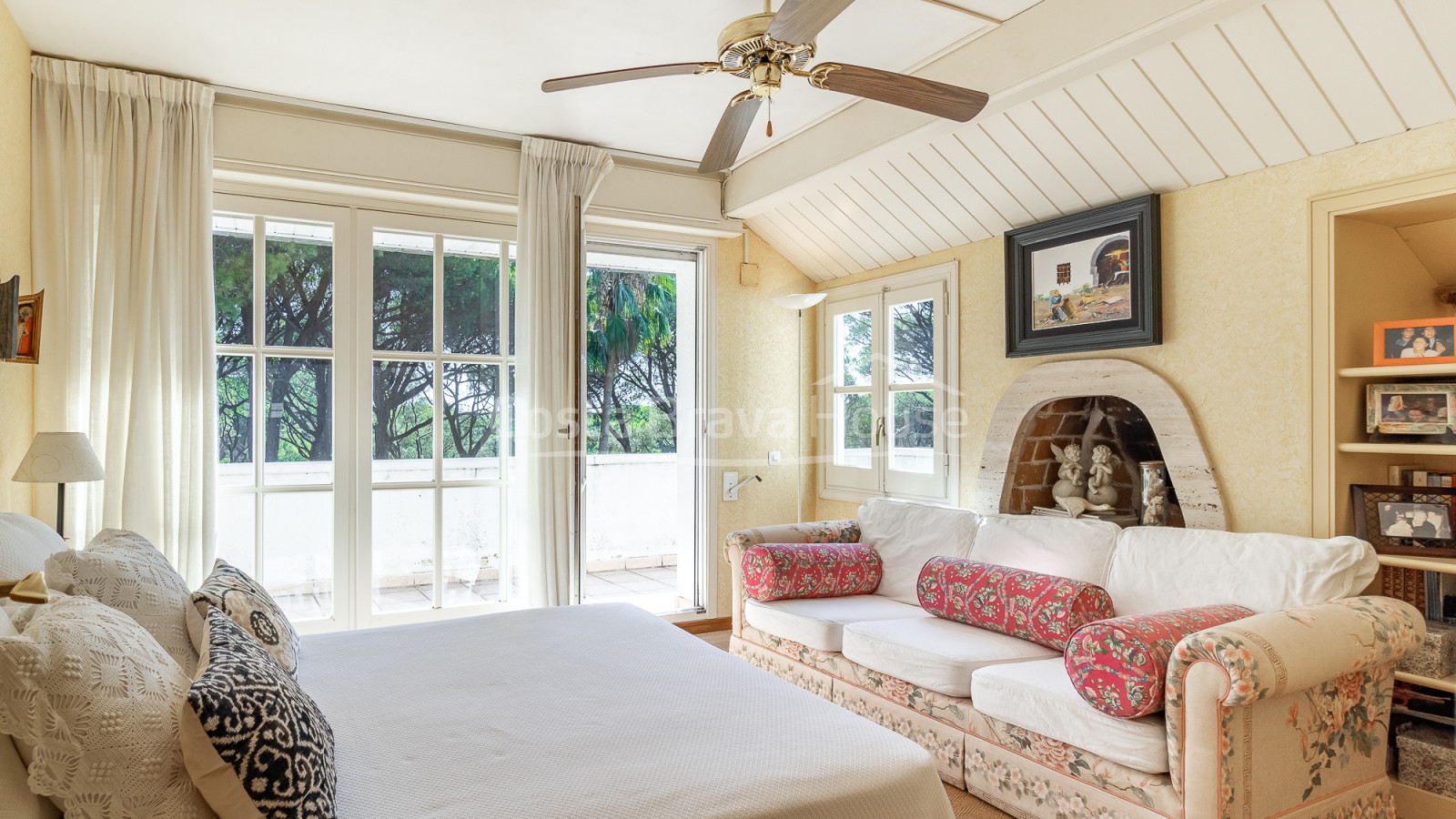 Villa in Pals near golf and the beach with private garden