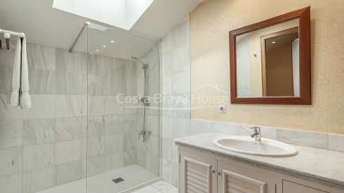 Villa in Pals near golf and the beach with private garden