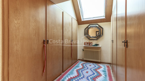 Villa in Pals near golf and the beach with private garden