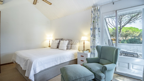 Villa in Pals near golf and the beach with private garden