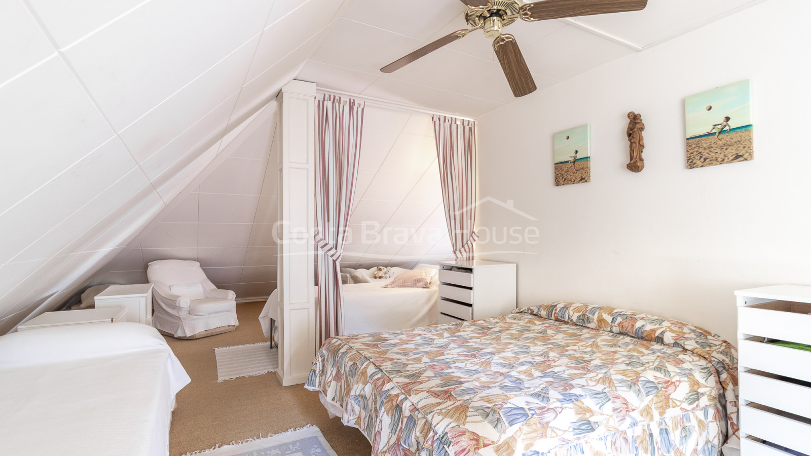 Villa in Pals near golf and the beach with private garden