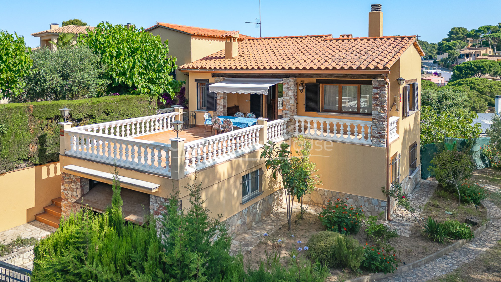 Casa con dos viviendas y licencia turística en Begur