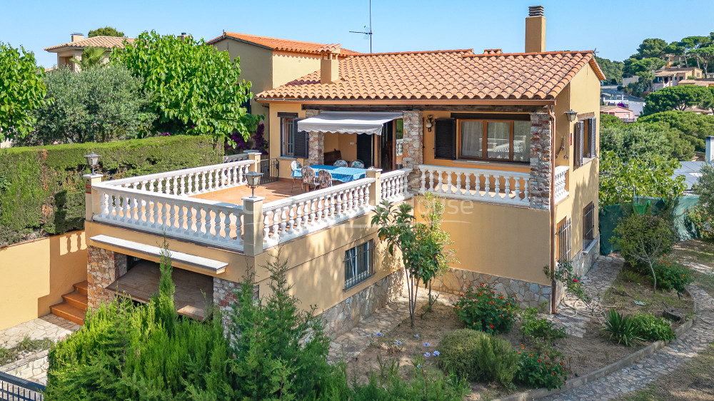 Casa con dos viviendas y licencia turística en Begur