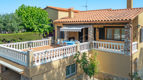 Casa con dos viviendas y licencia turística en Begur