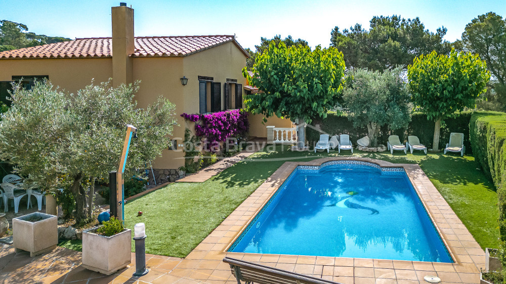 Casa con dos viviendas y licencia turística en Begur