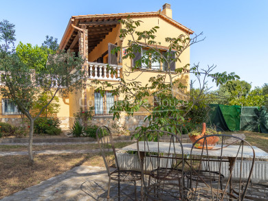 Casa con dos viviendas independientes y licencia turística en venta en Residencial Begur