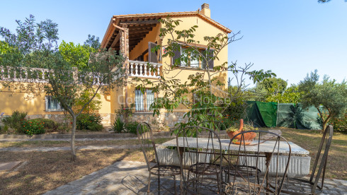 Casa con dos viviendas y licencia turística en Begur