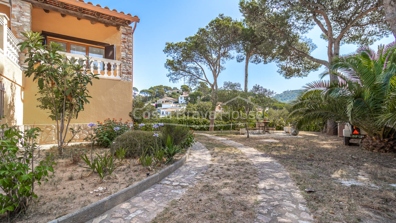 Casa con dos viviendas y licencia turística en Begur