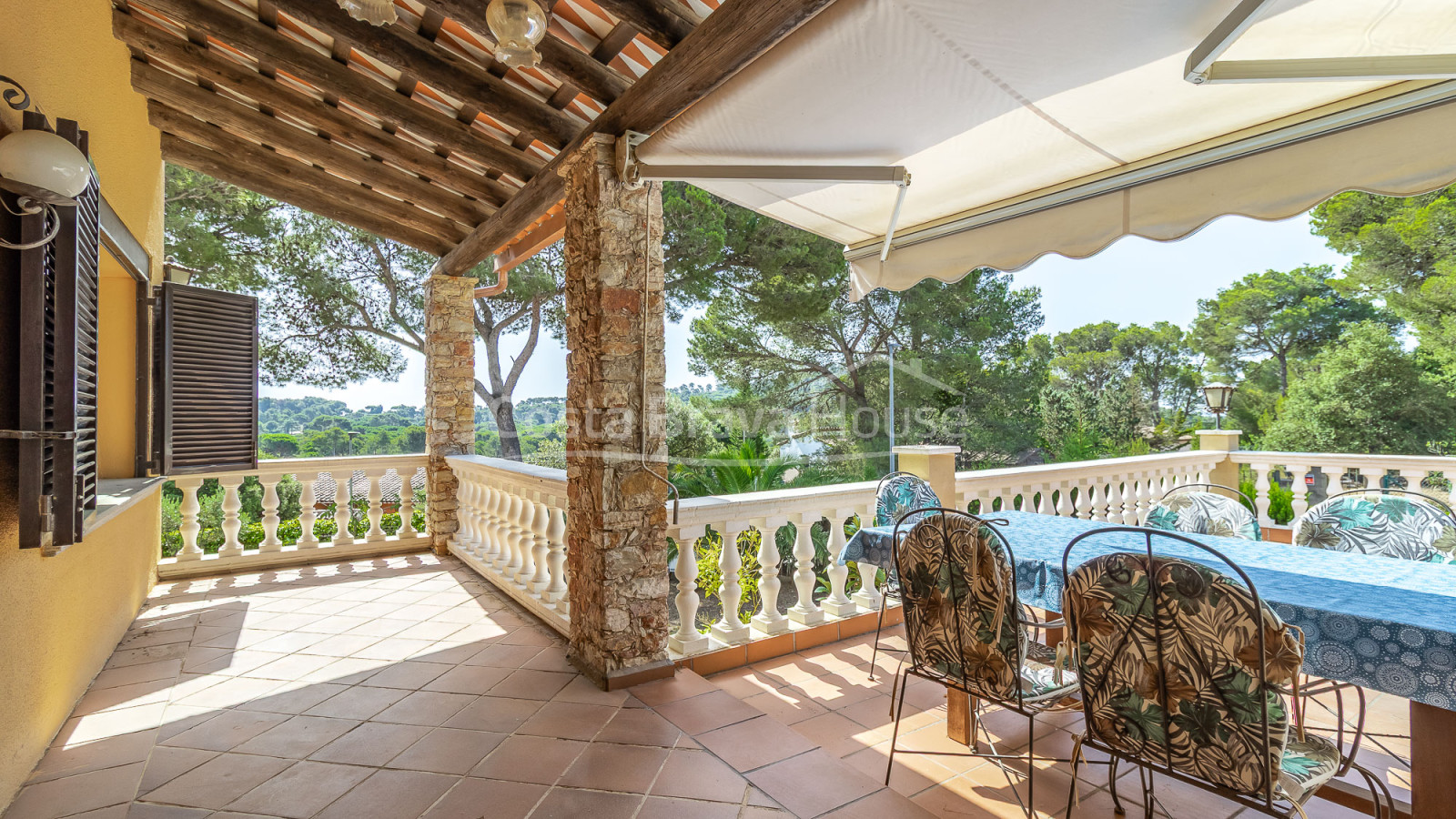 Casa con dos viviendas y licencia turística en Begur