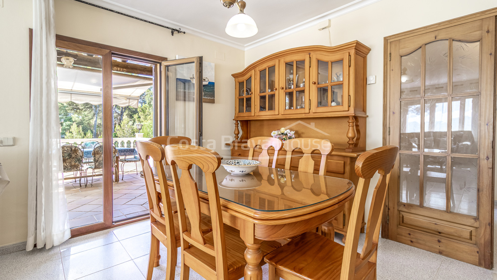 Casa con dos viviendas y licencia turística en Begur