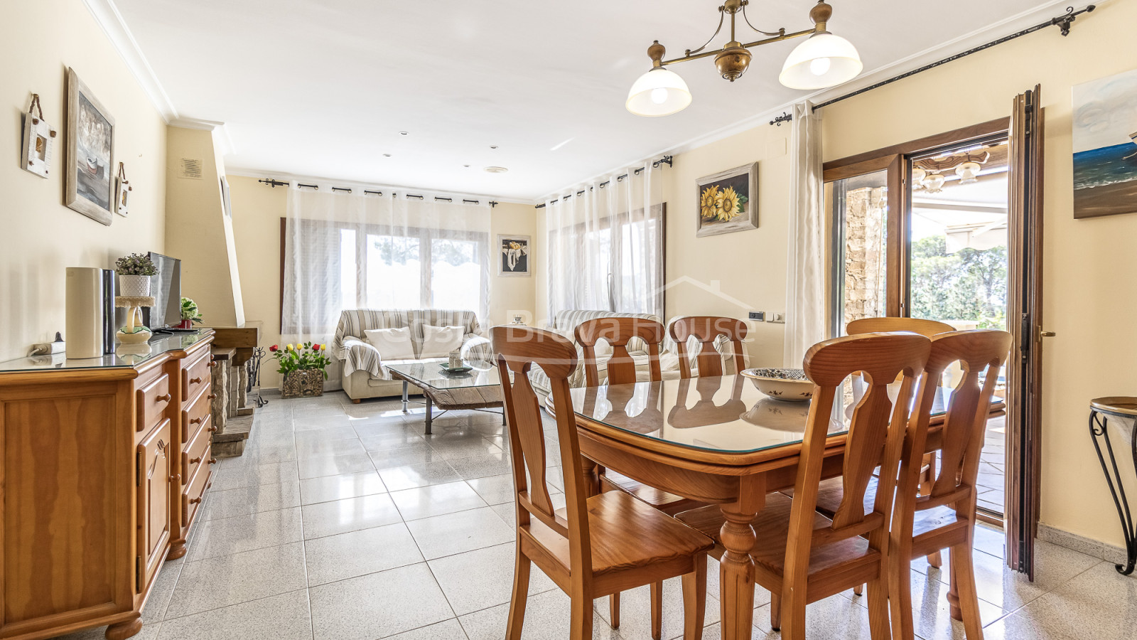Casa con dos viviendas y licencia turística en Begur