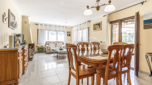 Casa con dos viviendas y licencia turística en Begur