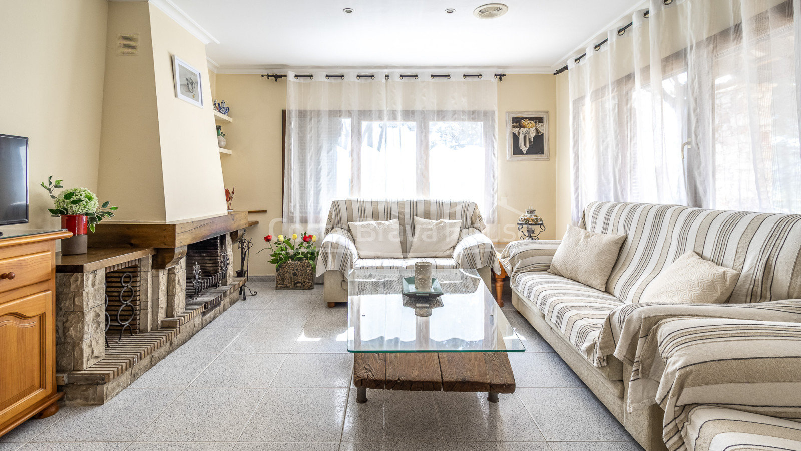 Casa con dos viviendas y licencia turística en Begur