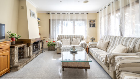 Casa con dos viviendas y licencia turística en Begur