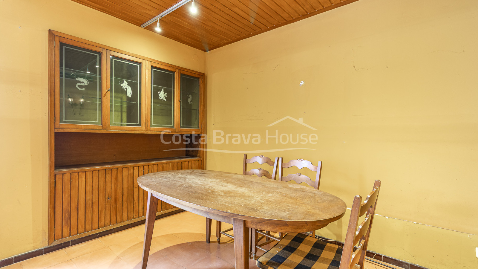 Casa amb piscina i llicència turística a Tamariu poble