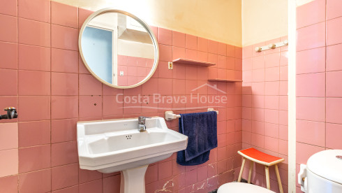 Casa amb piscina i llicència turística a Tamariu poble