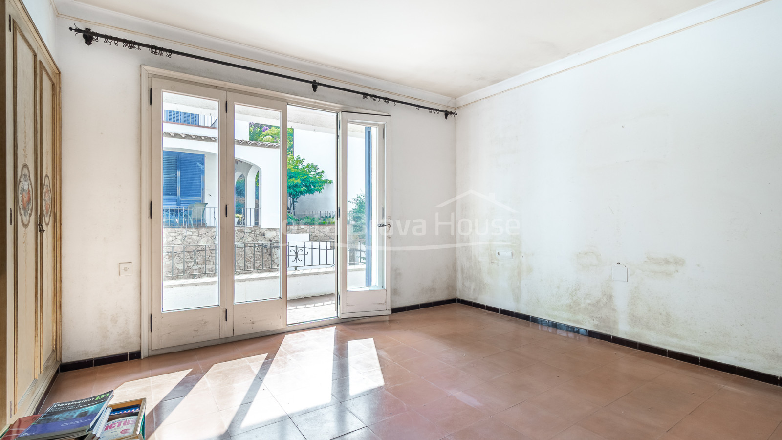 Casa amb piscina i llicència turística a Tamariu poble