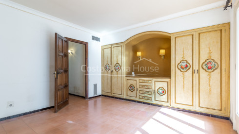 Casa amb piscina i llicència turística a Tamariu poble