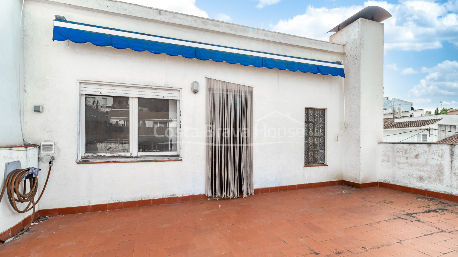 Casa amb piscina i llicència turística a Tamariu poble