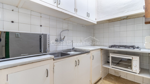 Huis te koop in Begur met tuin en renovatiepotentieel