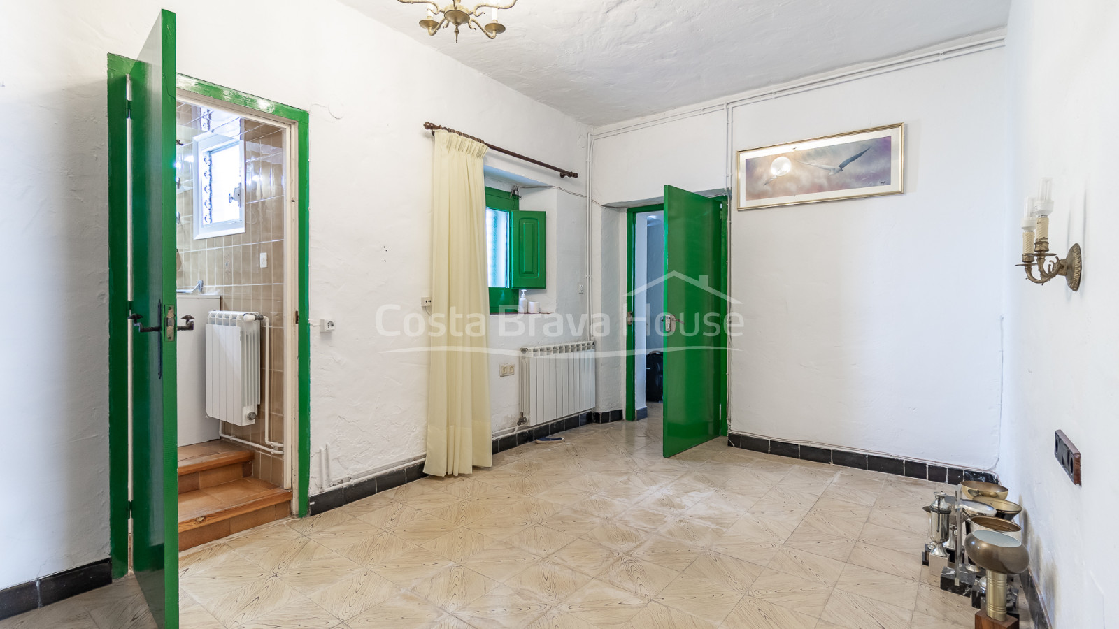 Casa en venda a Begur amb jardí i opció de reforma