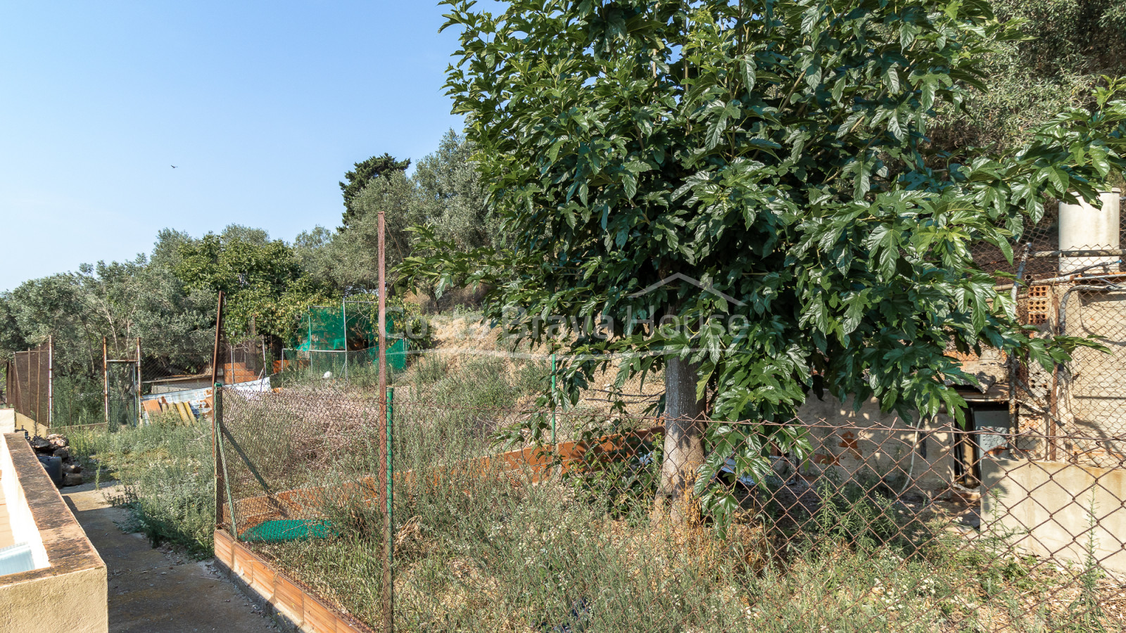Huis te koop in Begur met tuin en renovatiepotentieel