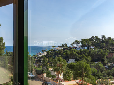 Ático con terraza y vistas al mar en venta en Sa Punta (Begur) con licencia turística