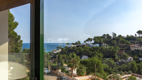 Àtic amb terrassa, vistes al mar i llicència turística en venda a Begur