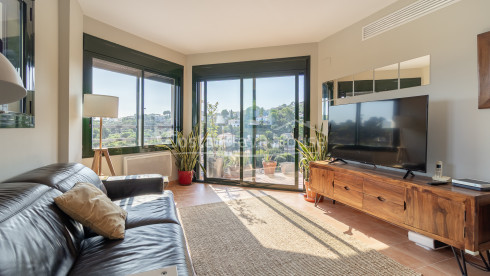 Ático con terraza, vistas al mar y licencia turística en venta en Begur