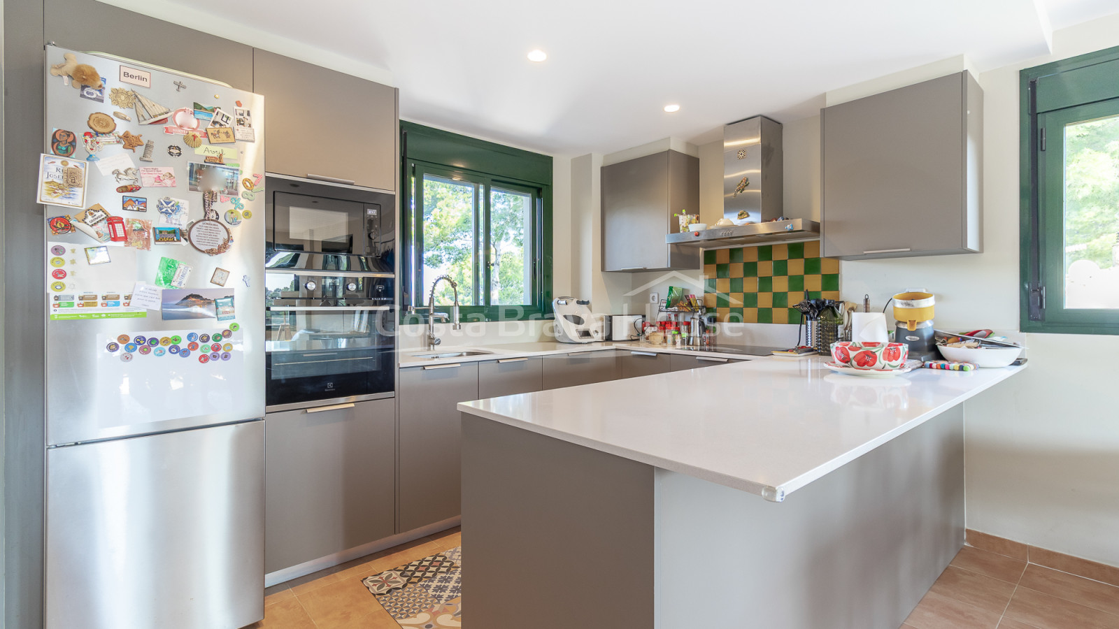 Ático con terraza, vistas al mar y licencia turística en venta en Begur