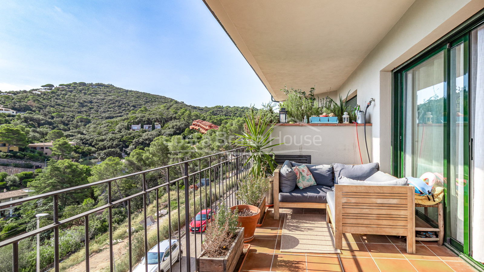Ático con terraza, vistas al mar y licencia turística en venta en Begur