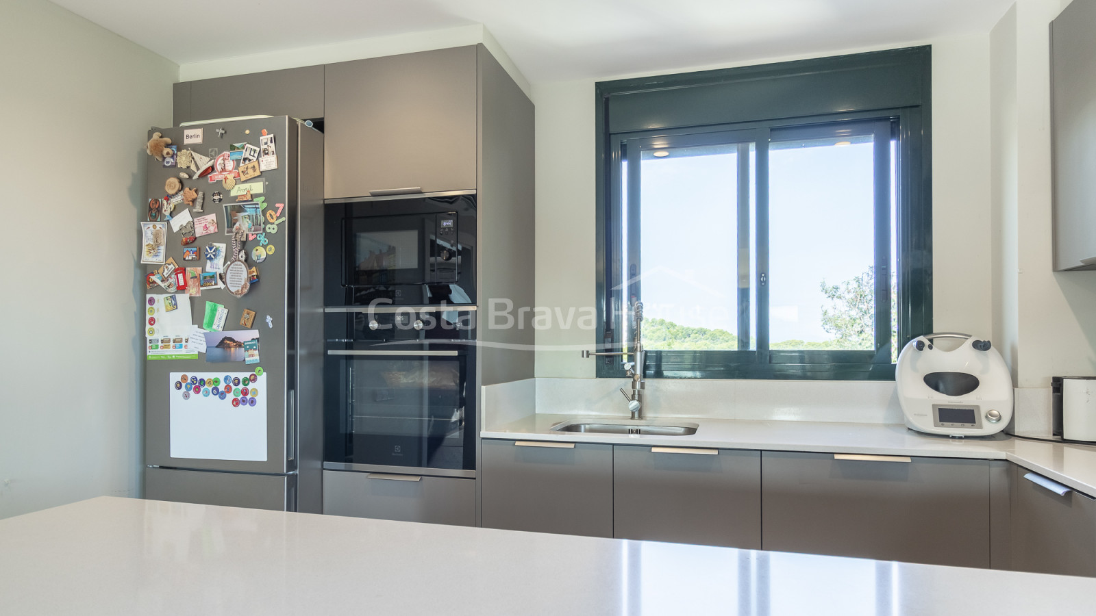 Penthouse avec terrasse, vue sur la mer et licence touristique à vendre à Begur