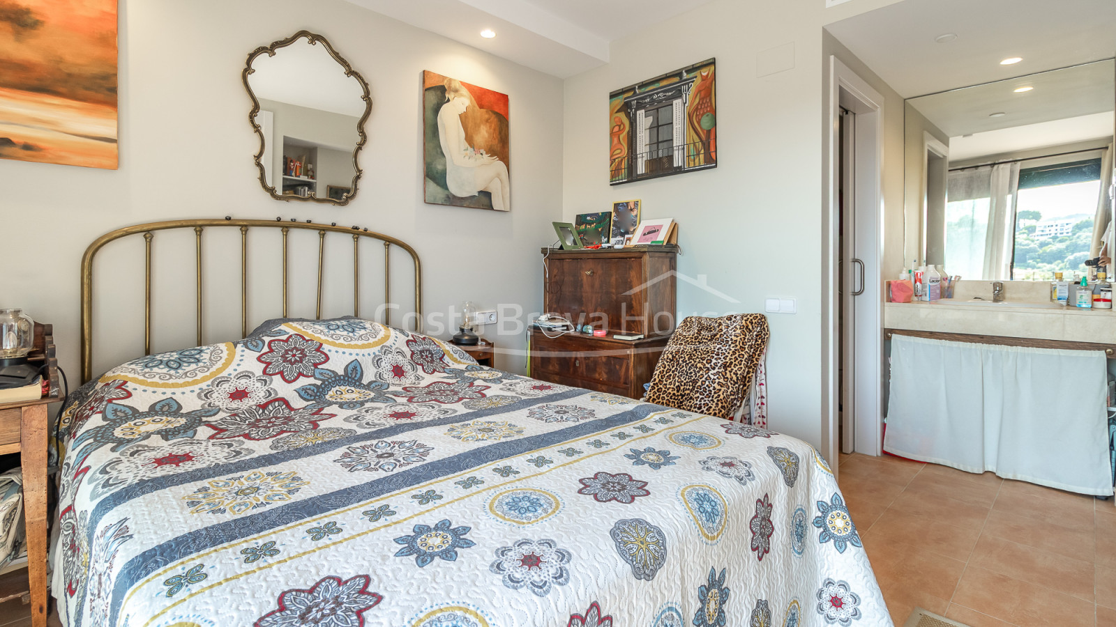 Ático con terraza, vistas al mar y licencia turística en venta en Begur