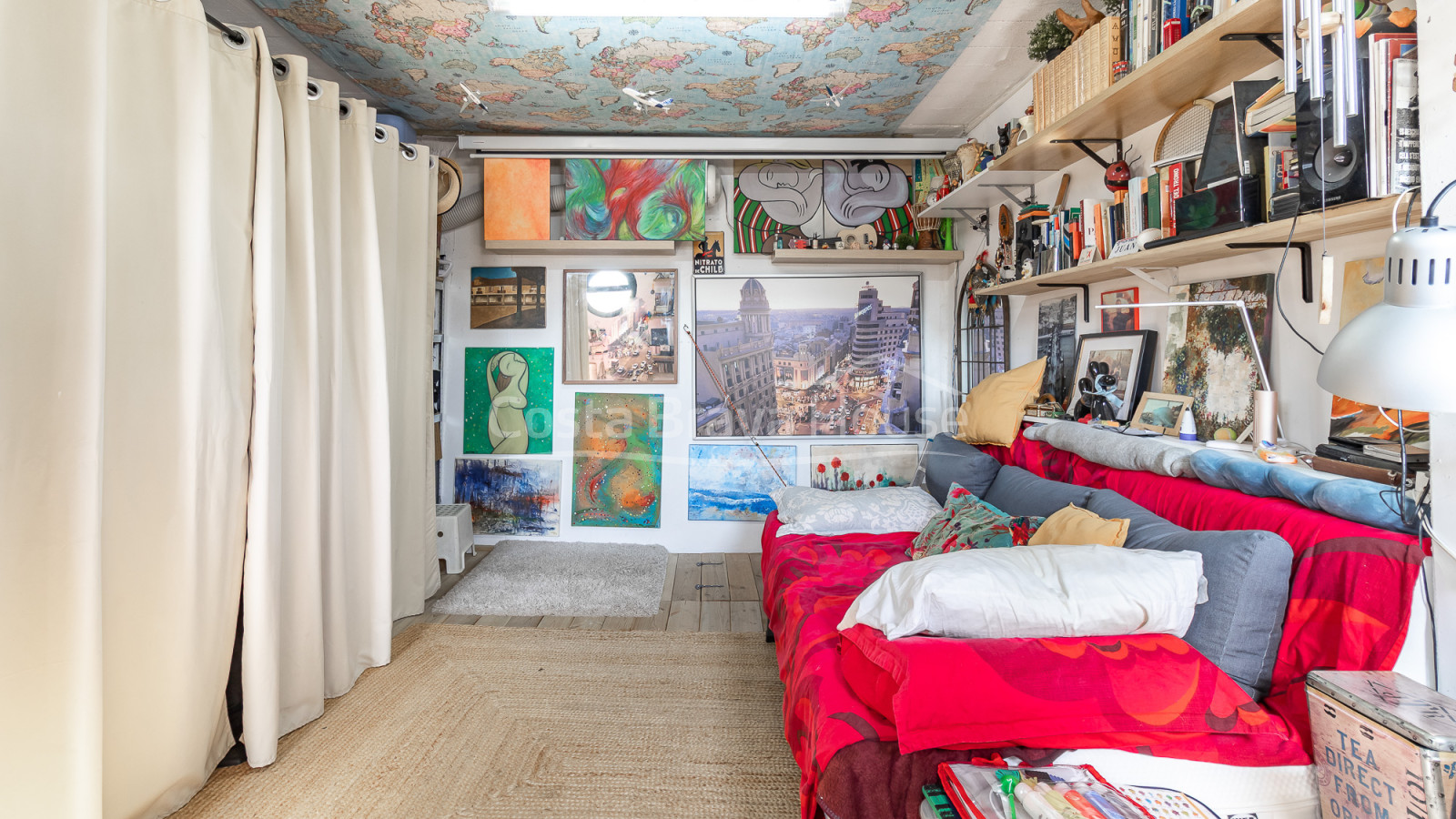 Ático con terraza, vistas al mar y licencia turística en venta en Begur