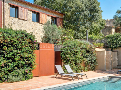 Casa rehabilitada amb disseny modern i acabats de gamma alta en venda a Esclanyà