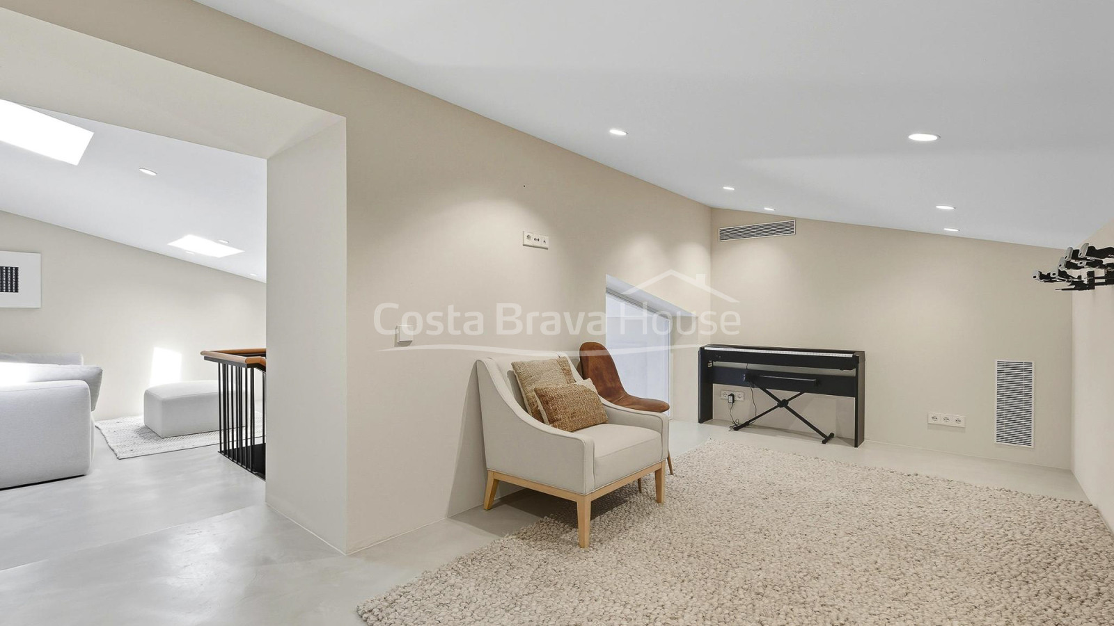 Casa en venda a Esclanyà amb disseny modern i pedra original