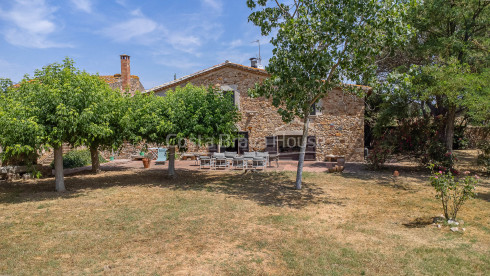 Historisch landhuis (masia) te koop in Llagostera, tussen Girona en de Costa Brava