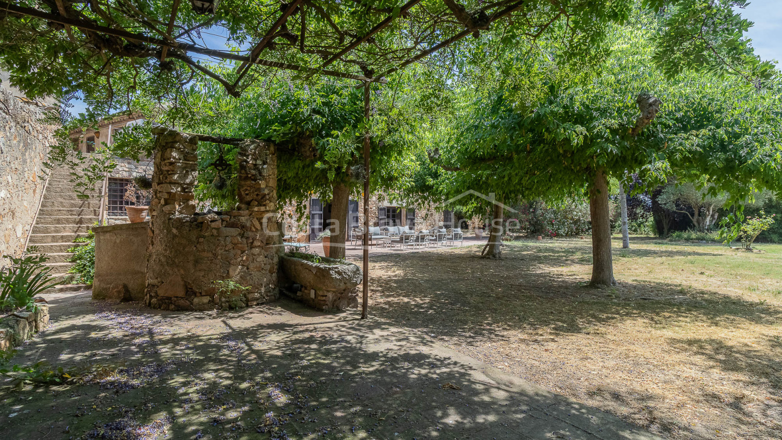 Historisch landhuis (masia) te koop in Llagostera, tussen Girona en de Costa Brava