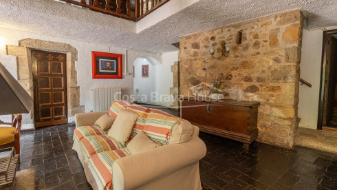 Historisch landhuis (masia) te koop in Llagostera, tussen Girona en de Costa Brava