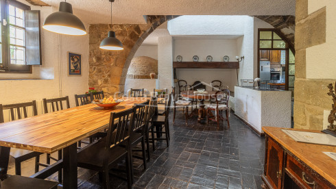 Historisch landhuis (masia) te koop in Llagostera, tussen Girona en de Costa Brava