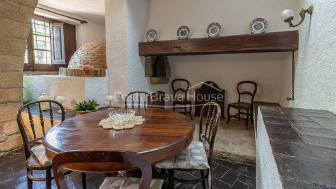 Historisch landhuis (masia) te koop in Llagostera, tussen Girona en de Costa Brava