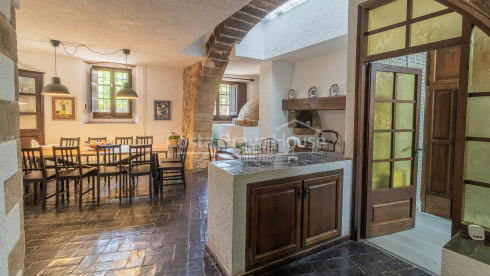 Historisch landhuis (masia) te koop in Llagostera, tussen Girona en de Costa Brava