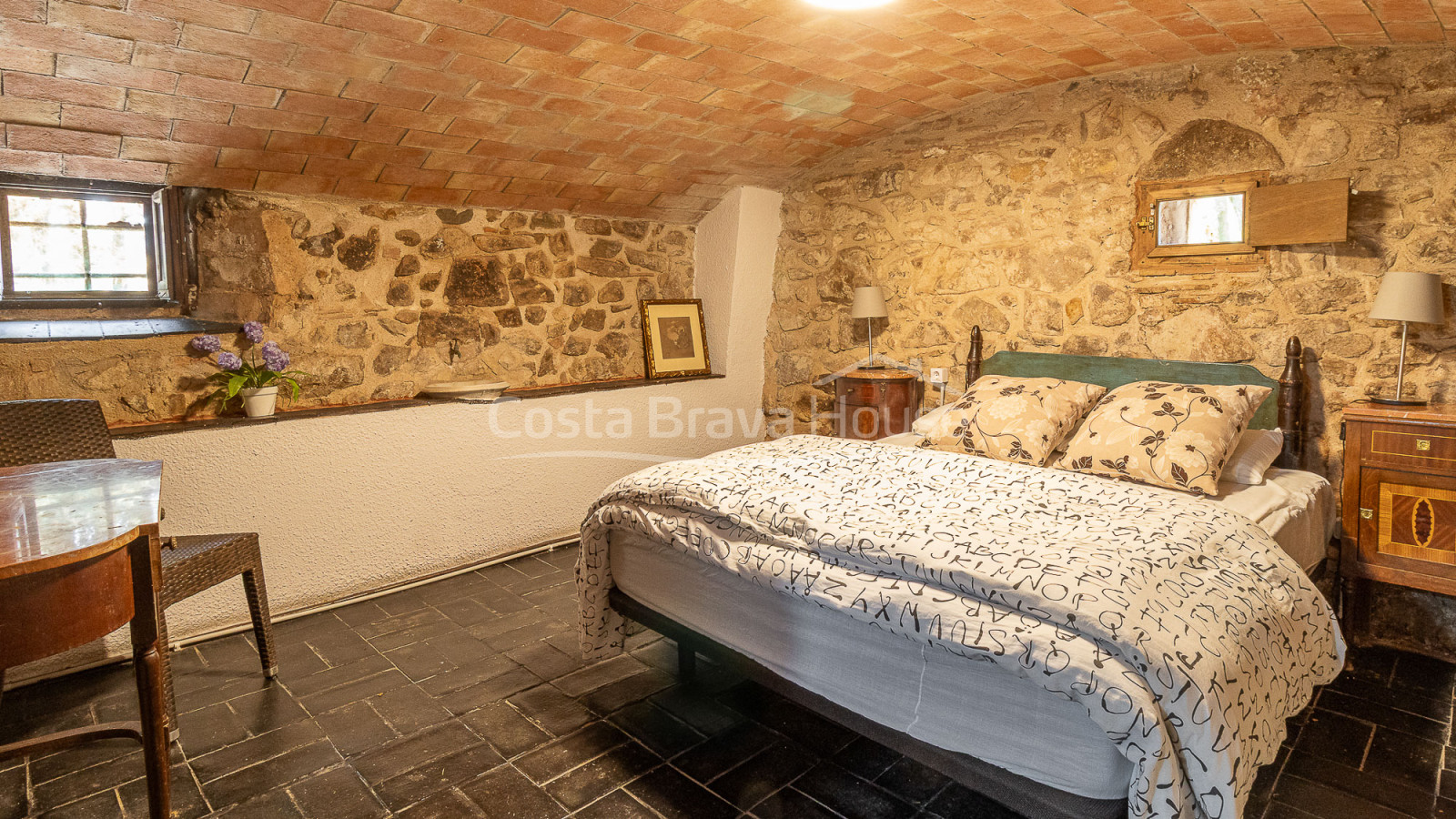 Historisch landhuis (masia) te koop in Llagostera, tussen Girona en de Costa Brava