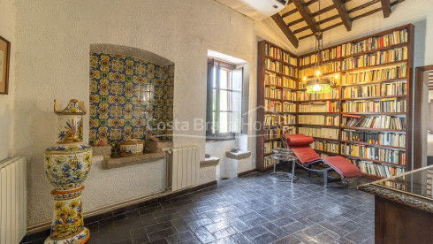 Historisch landhuis (masia) te koop in Llagostera, tussen Girona en de Costa Brava