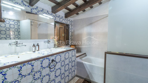 Historisch landhuis (masia) te koop in Llagostera, tussen Girona en de Costa Brava
