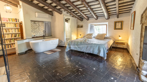 Historisch landhuis (masia) te koop in Llagostera, tussen Girona en de Costa Brava