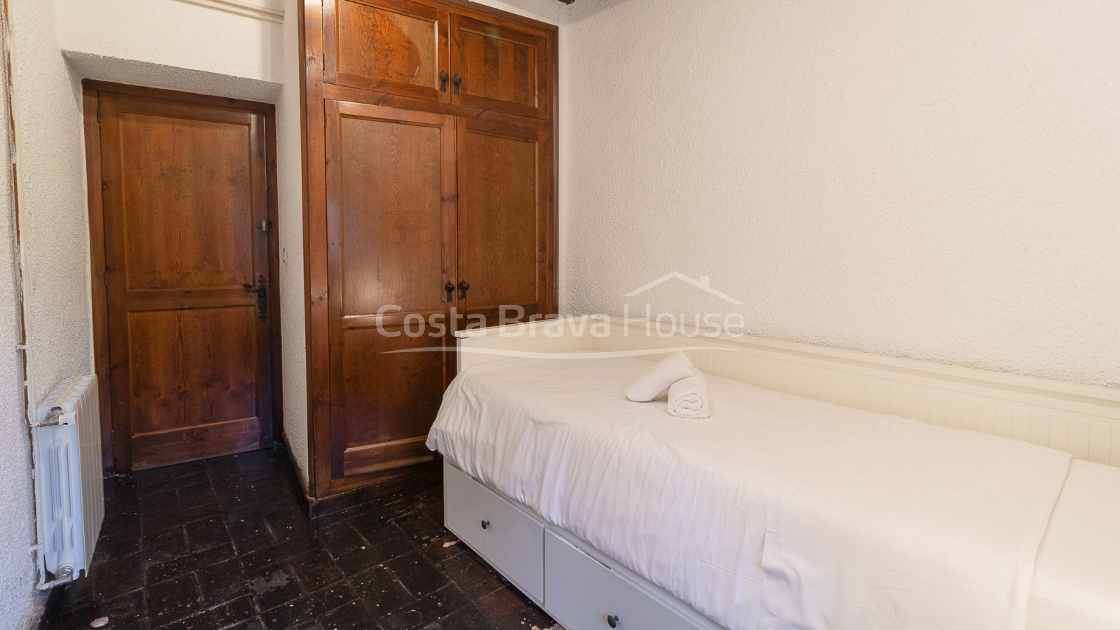 Historic masia for sale in Llagostera between Girona and the Costa Brava