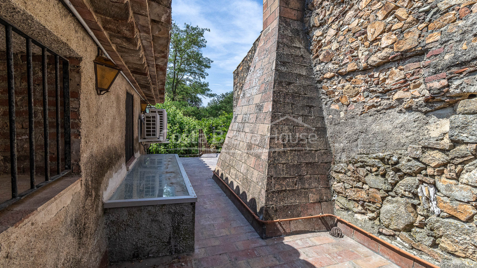 Historisch landhuis (masia) te koop in Llagostera, tussen Girona en de Costa Brava