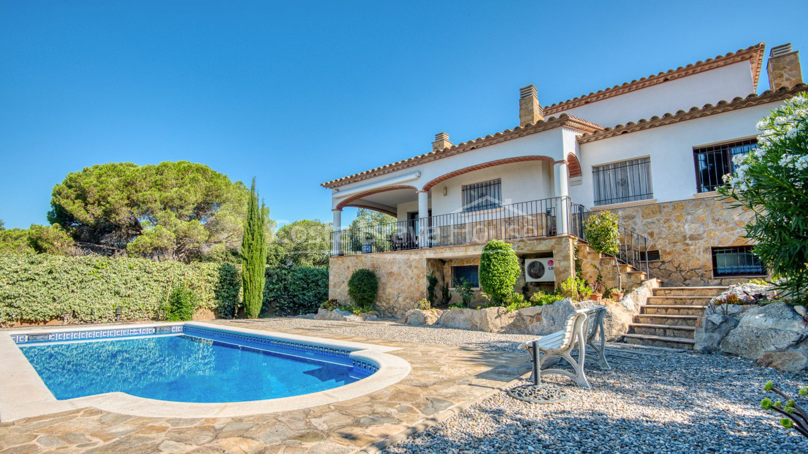 Villa for sale in Sant Antoni de Calonge with private pool and garden