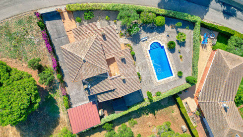 Villa for sale in Sant Antoni de Calonge with private pool and garden